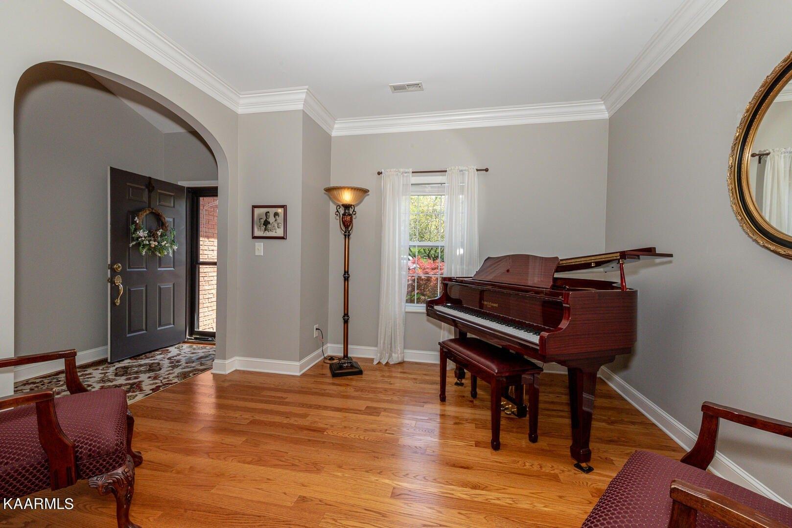 Madison Grove Ln, Knoxville, TN 37922