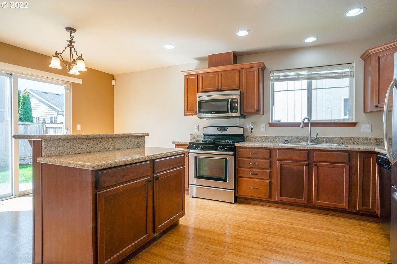 Rosewood Ln, Centralia, WA 98531