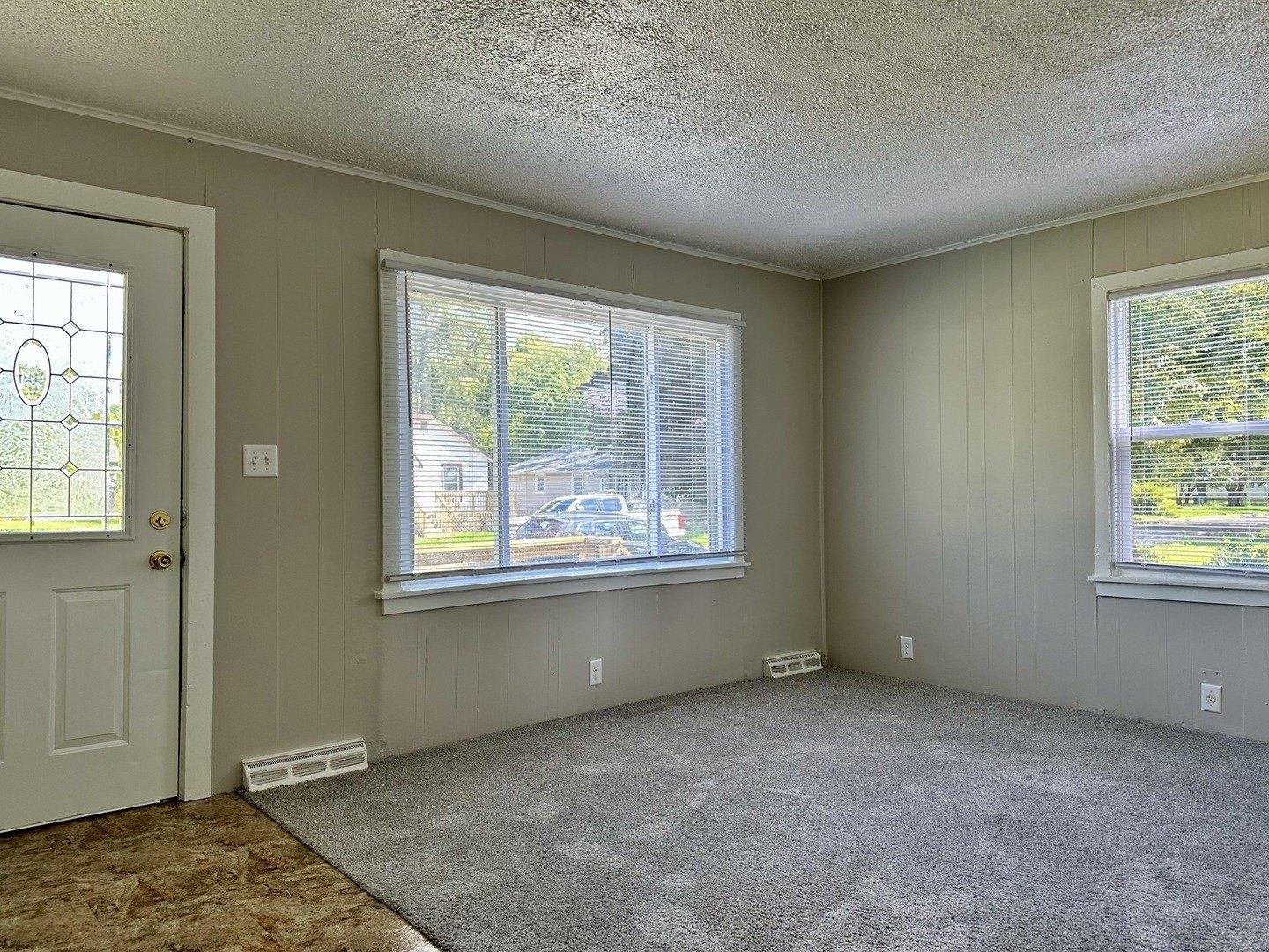 S Gordon Ave, Kankakee, IL 60901