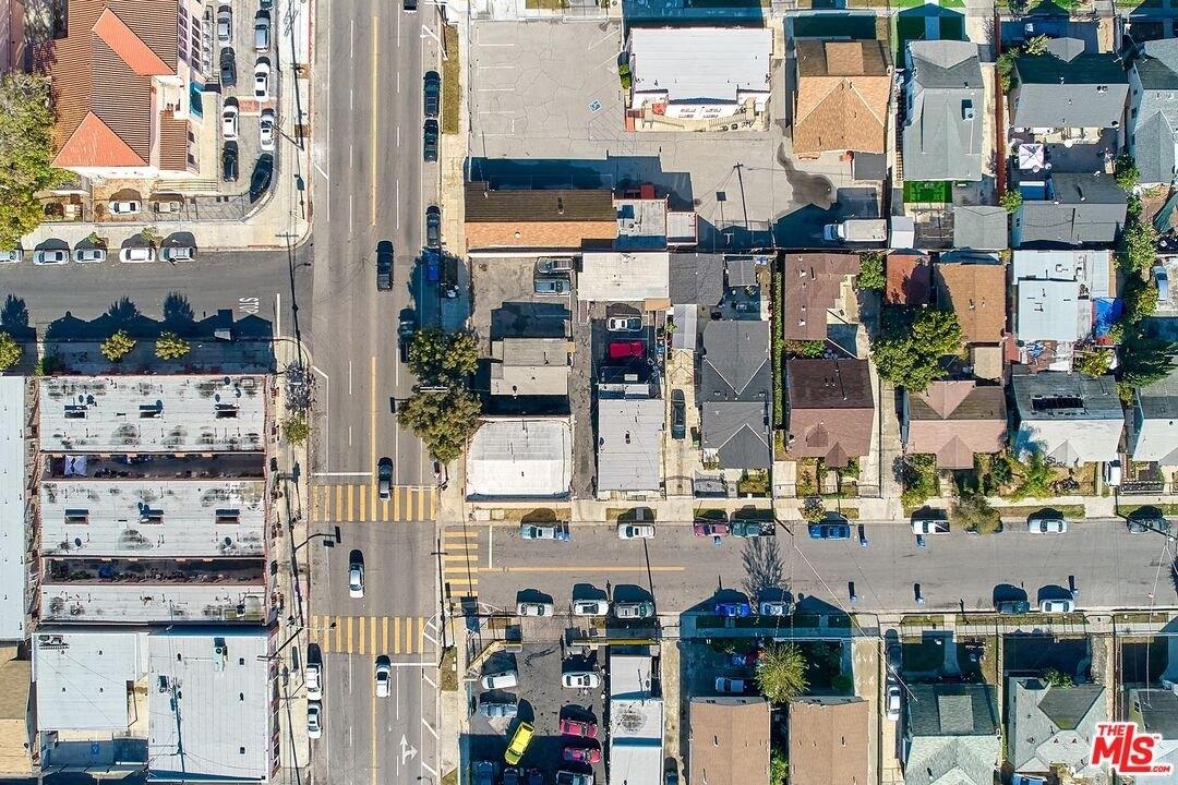 W 52nd Pl, Los Angeles, CA 90037