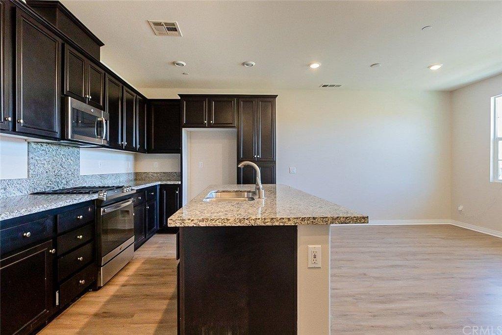 Avenida Sevilla, Cypress, CA 90630