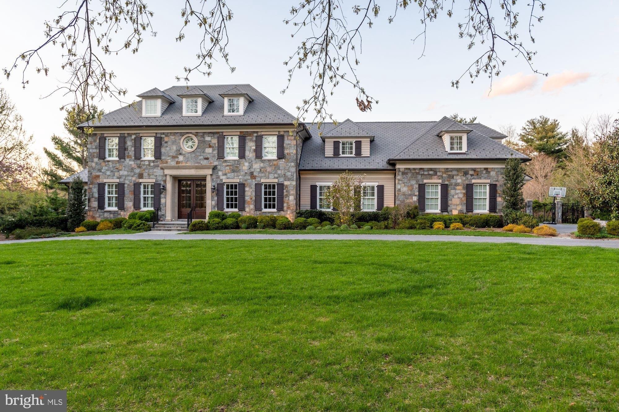 Bellavista Dr, Potomac, MD 20854