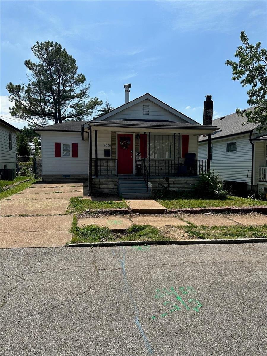 Bingham Ave, Saint Louis, MO 63116