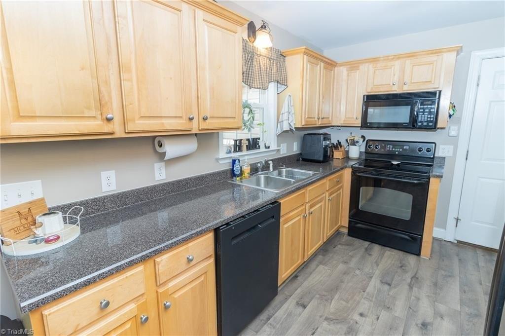 Cottonwood Ln, Summerfield, NC 27358
