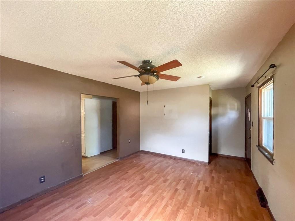 E Aurora Ave, Des Moines, IA 50317