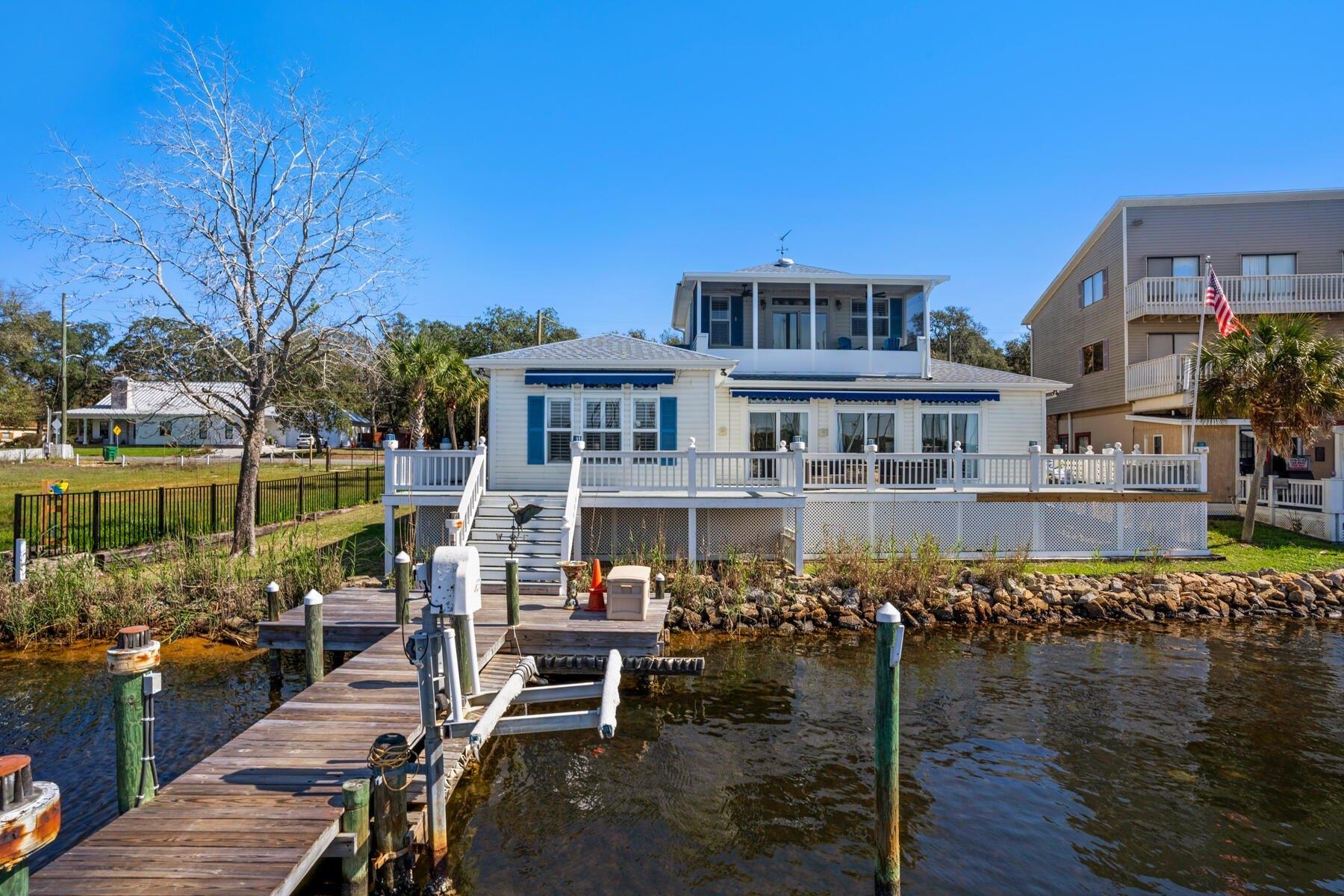 Bayshore Dr, Niceville, FL 32578