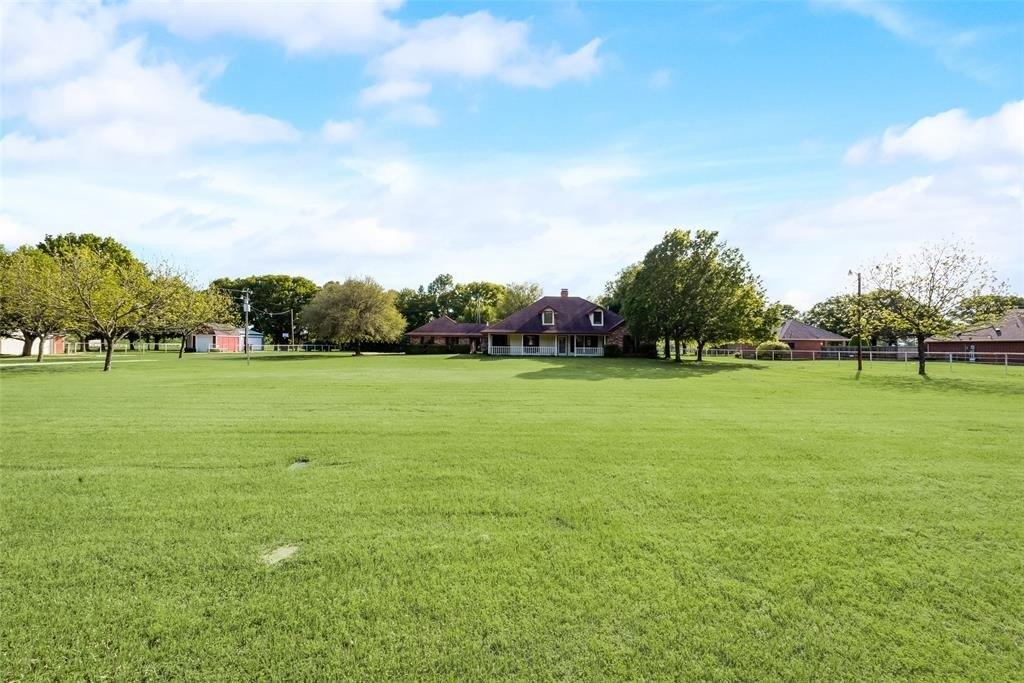 Meadow Way, Terrell, TX 75160