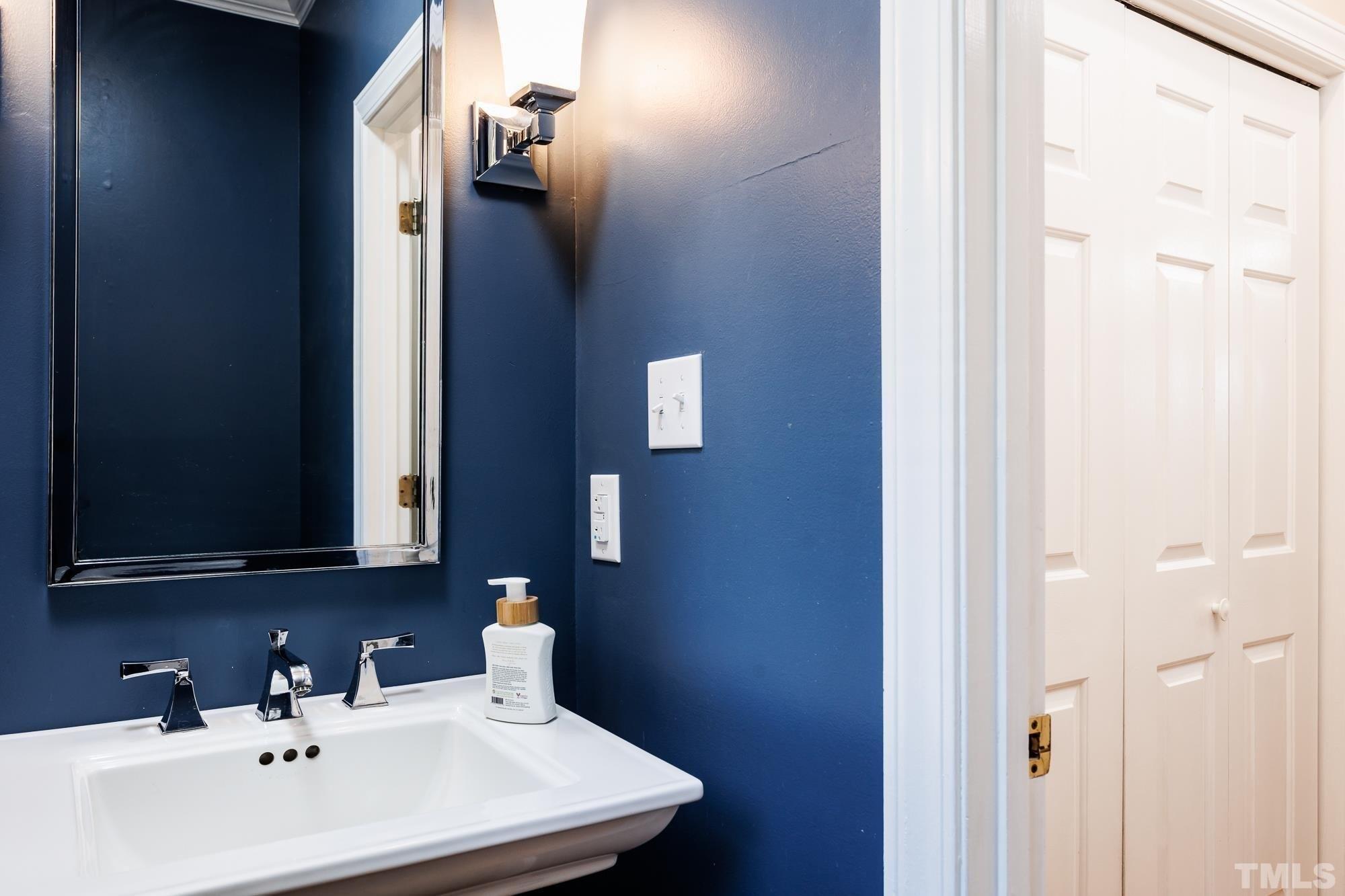 Davis St, Raleigh, NC 27608