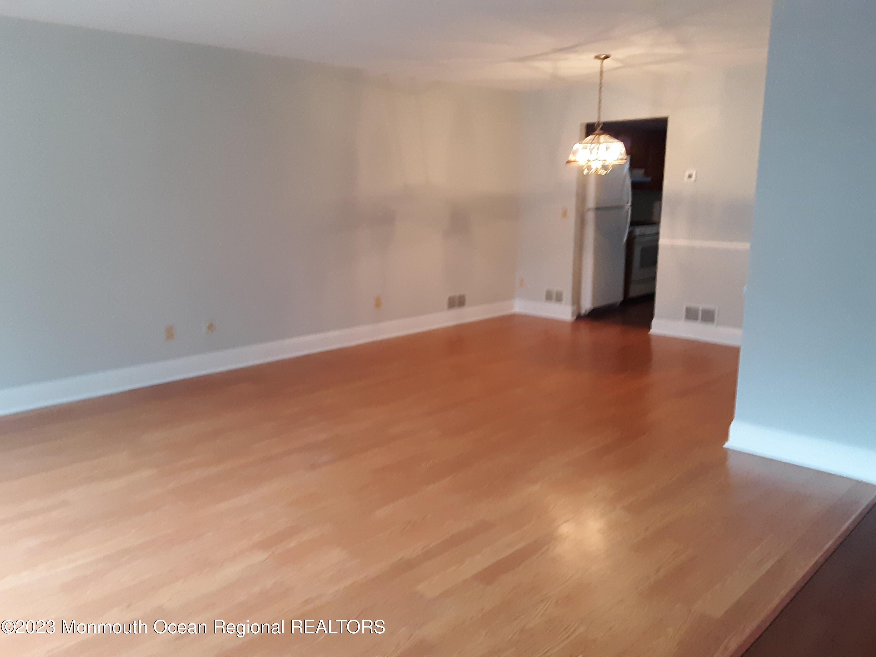 Davids Ct, Lakewood, NJ 08701
