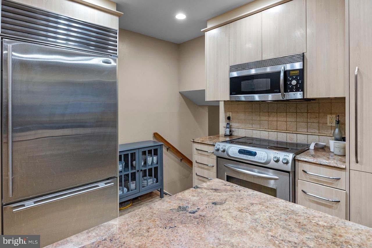 Bridle Rd, Philadelphia, PA 19115