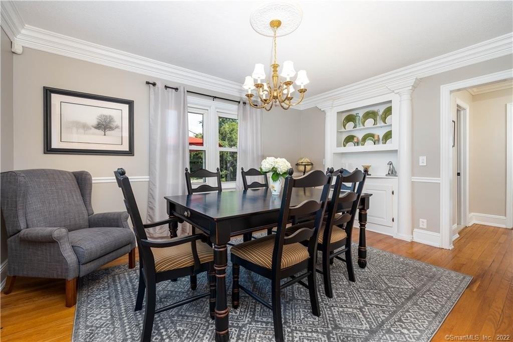 S Main St, West Hartford, CT 06107