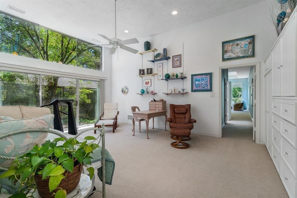 Meadowcreek Dr, Dallas, TX 75248