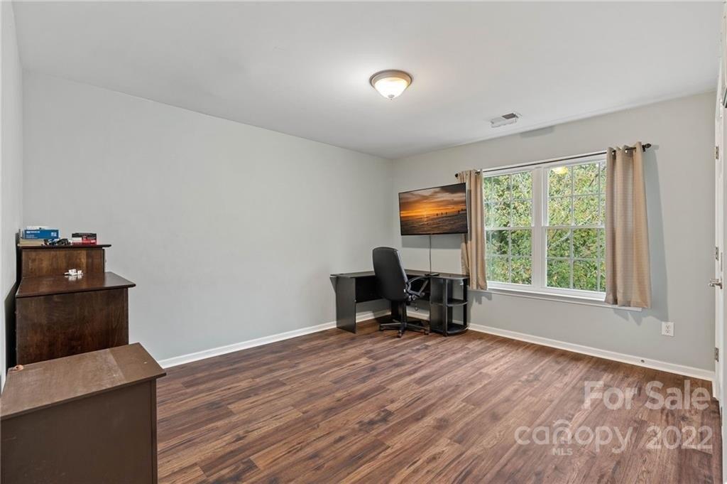 Colonial Garden Dr, Huntersville, NC 28078