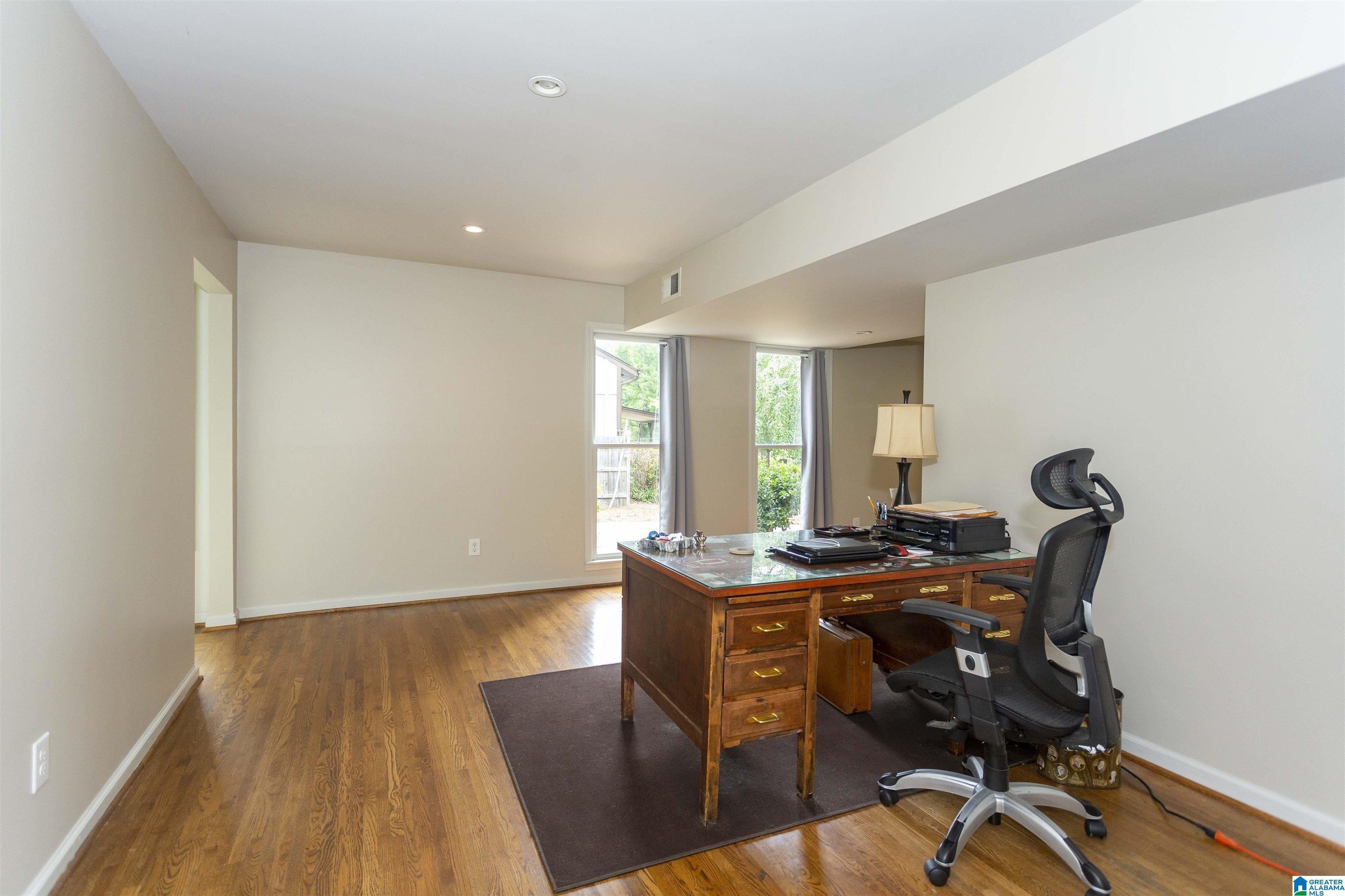 Greendale Rd, Vestavia, AL 35243