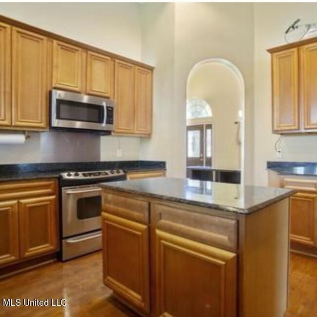 Maddie Cir, Diberville, MS 39540