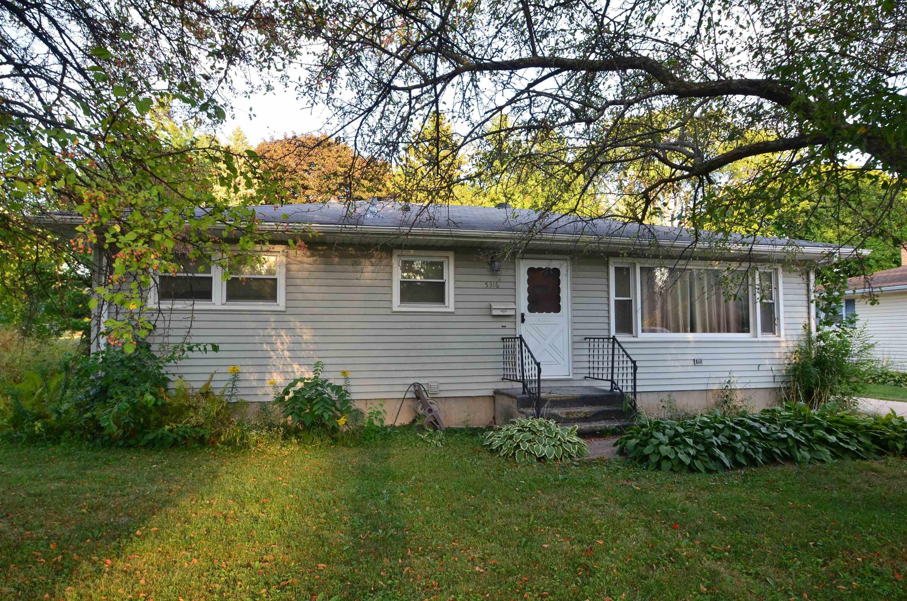 Groveland Ter, Madison, WI 53716
