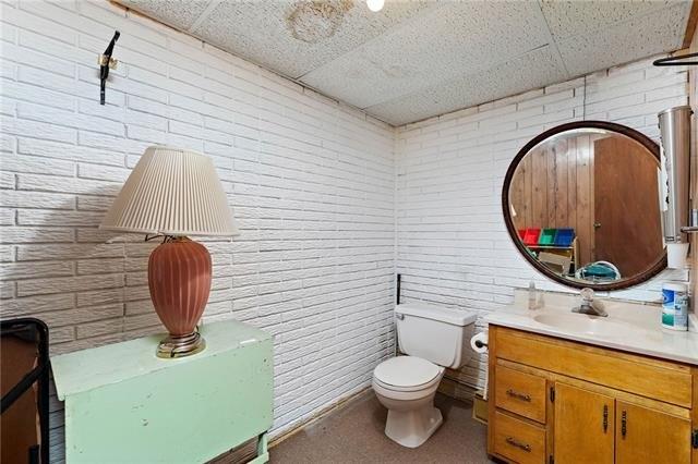 Main St, Higginsville, MO 64037