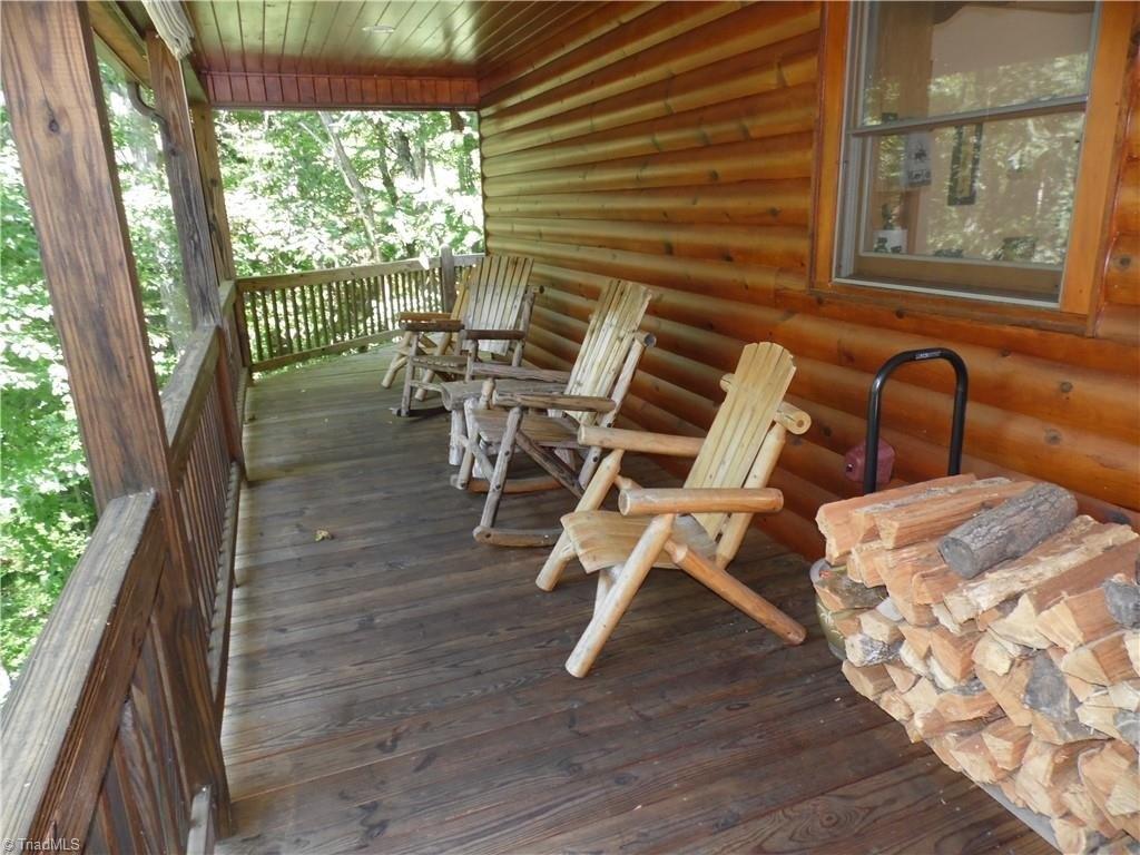 Deerwood Rd, Piney Creek, NC 28663