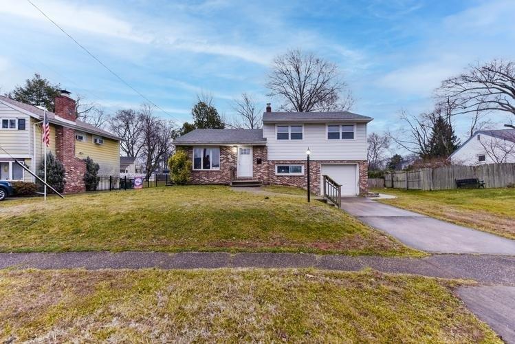 E Woodcrest Ave, Maple Shade, NJ 08052