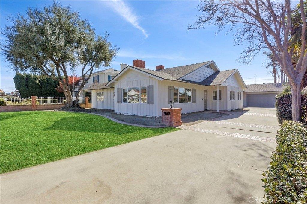 Lincoln Ave, Pomona, CA 91767