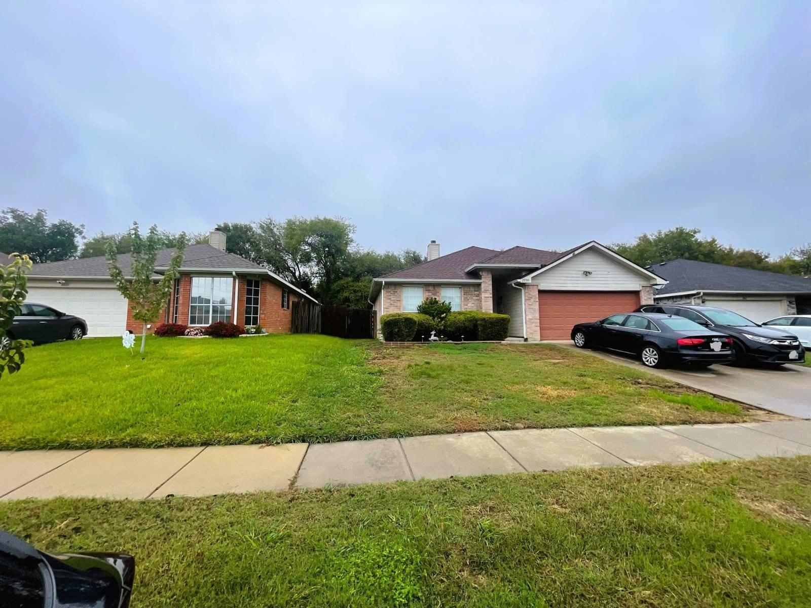 Brownwood Ave, Grand Prairie, TX 75052