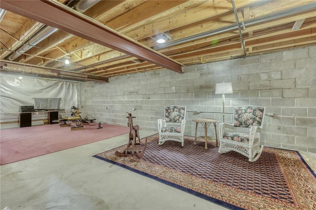 Deseyn Dr, Canandaigua, NY 14424