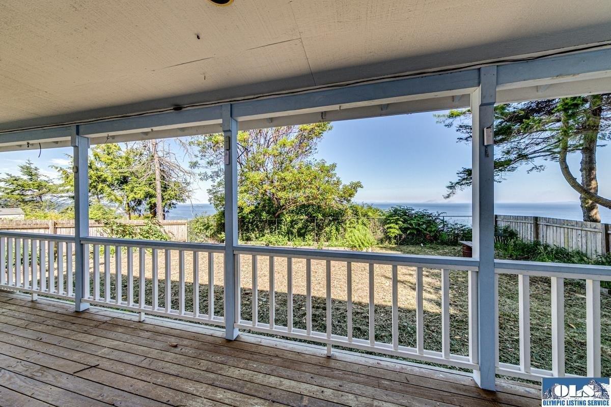W Bluff Dr, Port Angeles, WA 98362