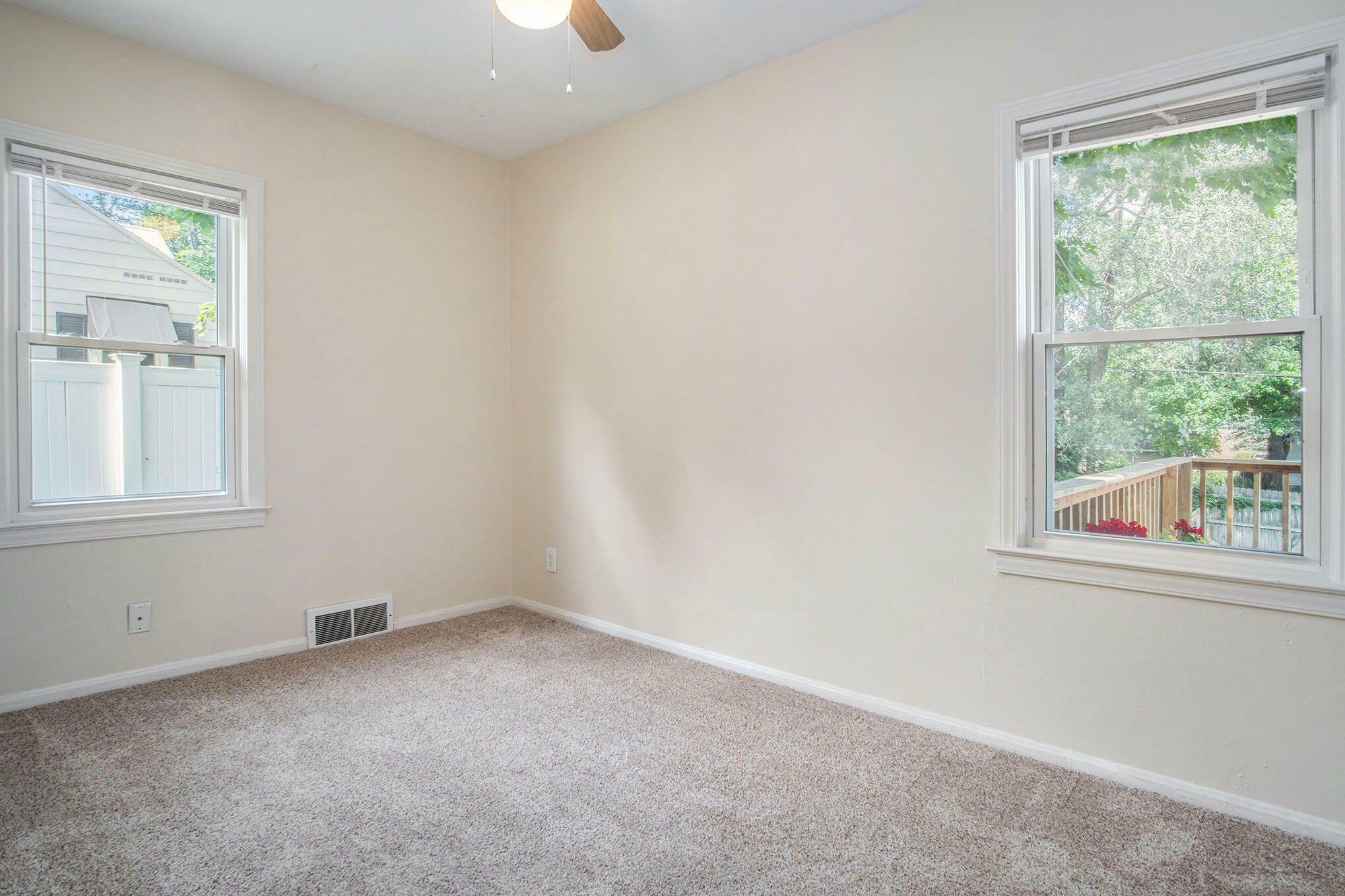 Grand Ave, Grand Haven, MI 49417