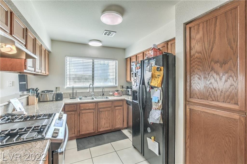 Fox Point Dr, Las Vegas, NV 89108