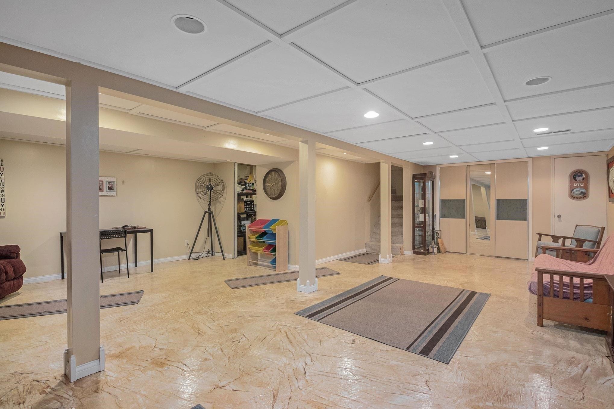 Banyan Cir, Elkhart, IN 46516