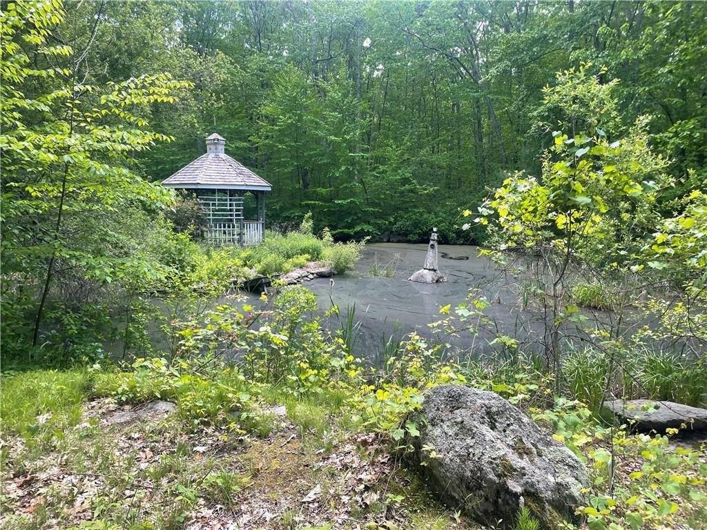 Quaker Ln, North Scituate, RI 02857