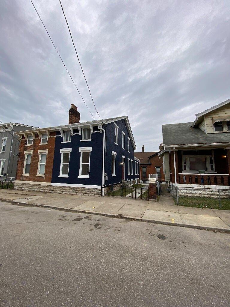 Hodge St, Newport, KY 41071