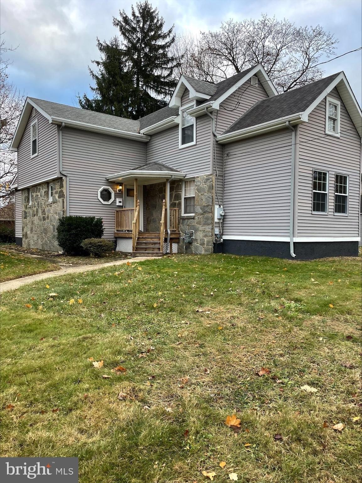 Poplar Ave, Woodbury Heights, NJ 08097