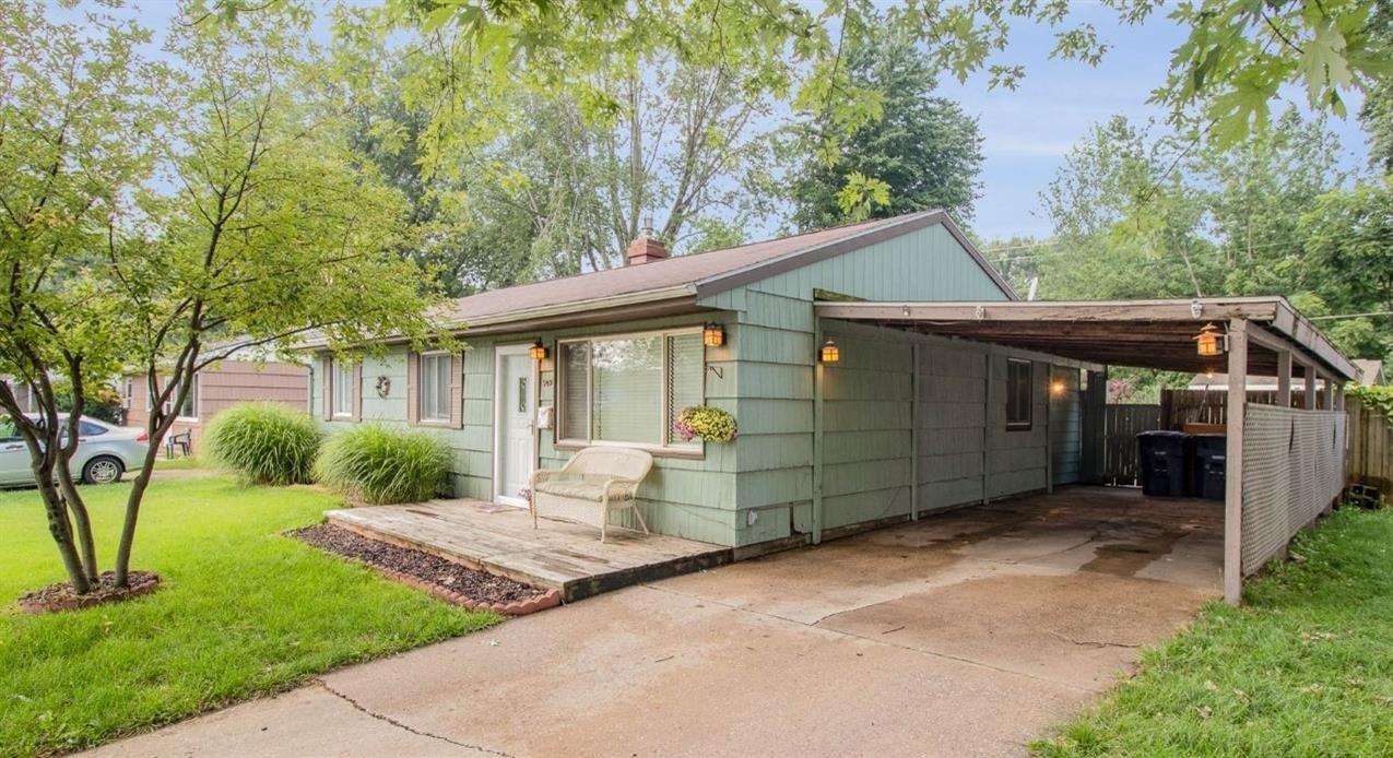 Henry St, Michigan City, IN 46360