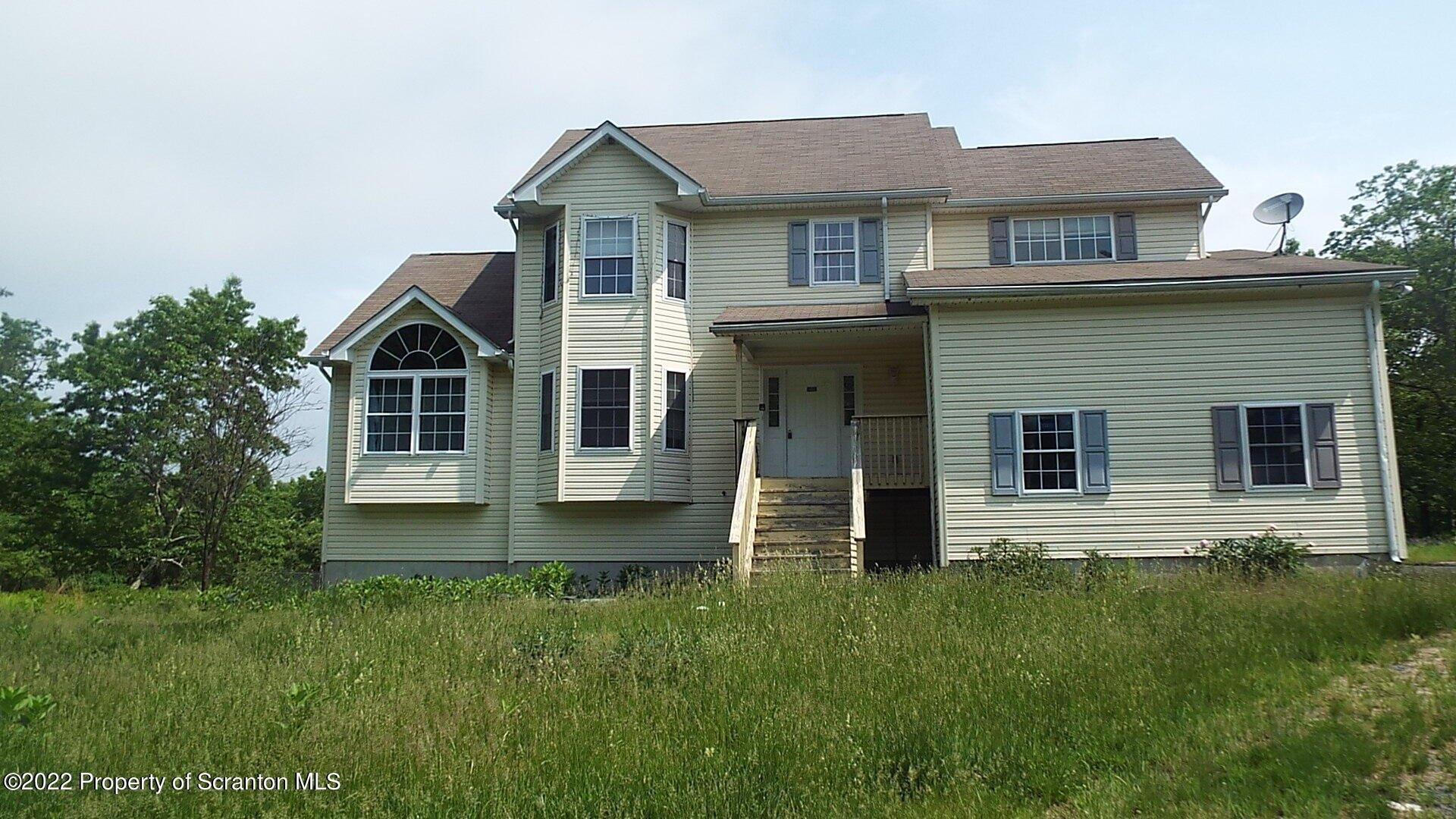Bluebird Dr, Bushkill, PA 18324
