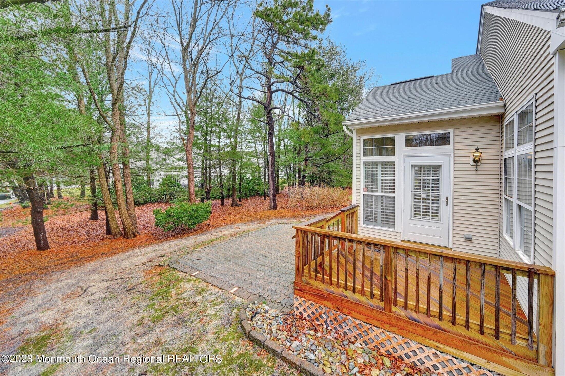 Silverspring Dr, Lakewood, NJ 08701