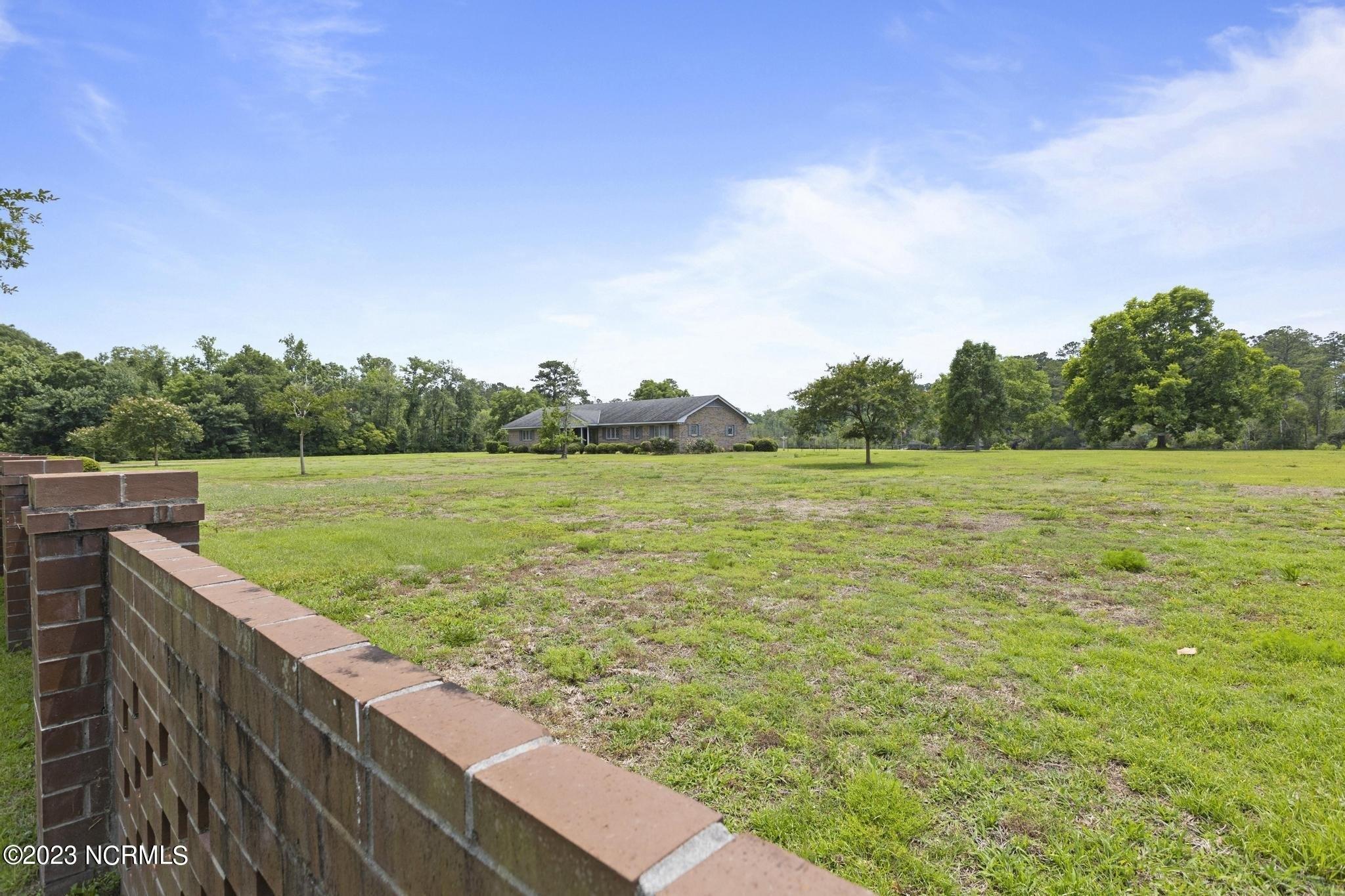 Elaine Dr, Jacksonville, NC 28546