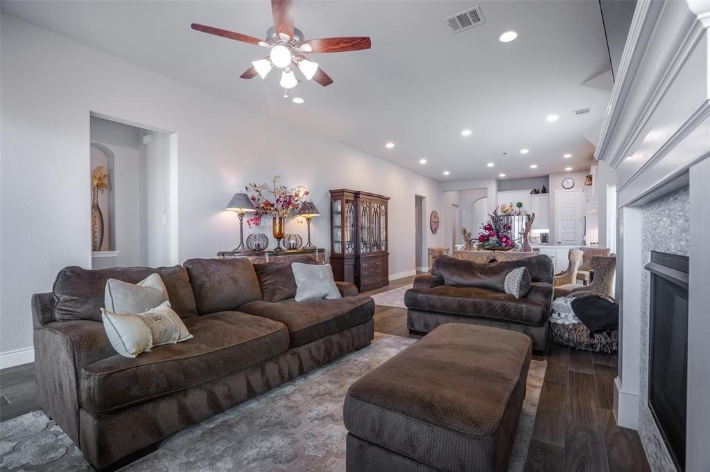Knoxbridge Rd, Forney, TX 75126