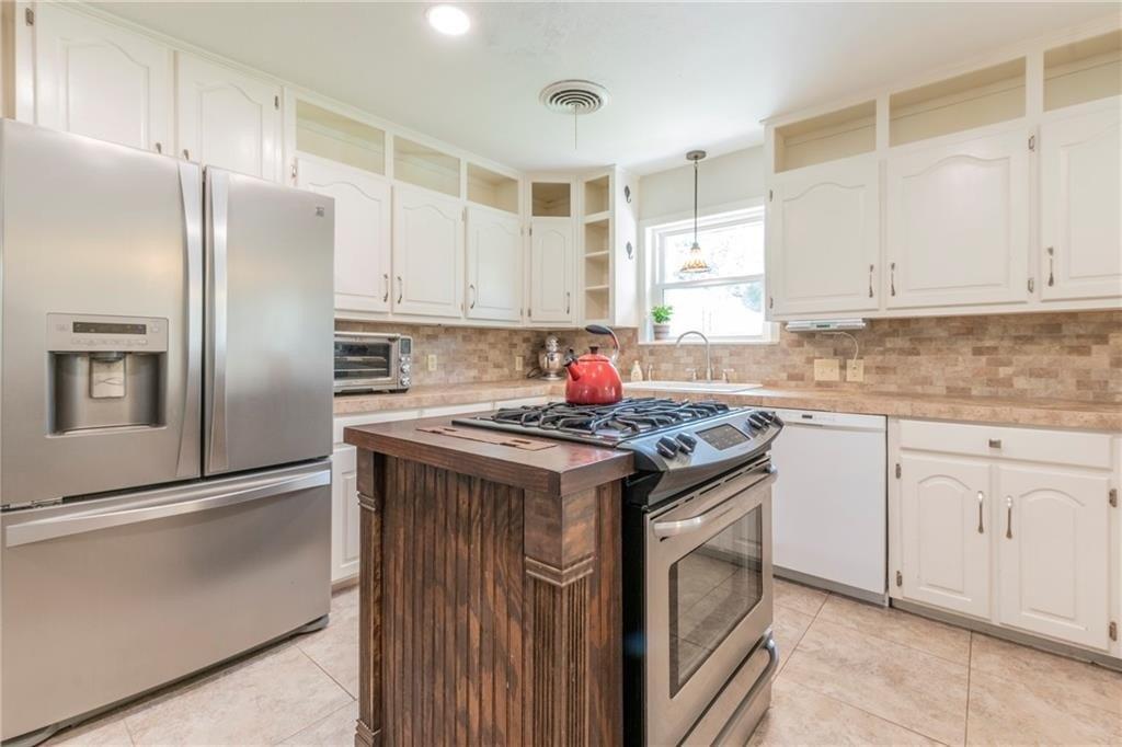 Randle Dr, Woodway, TX 76712