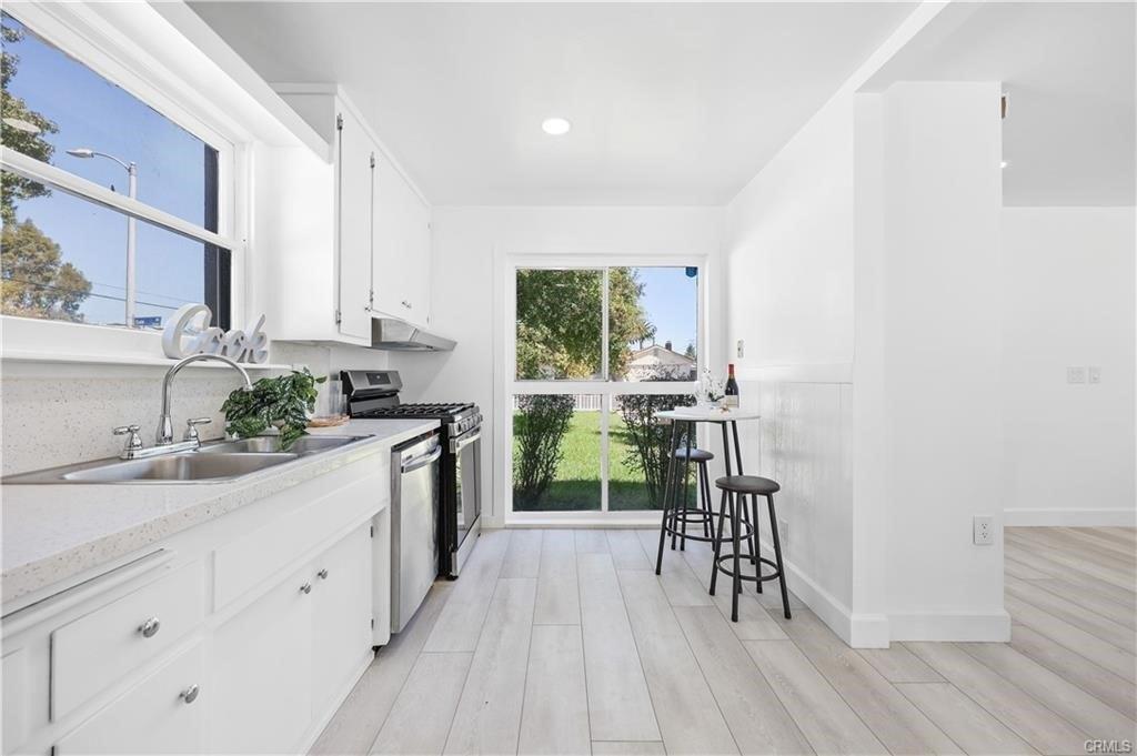 Sale Ave, West Hills, CA 91307