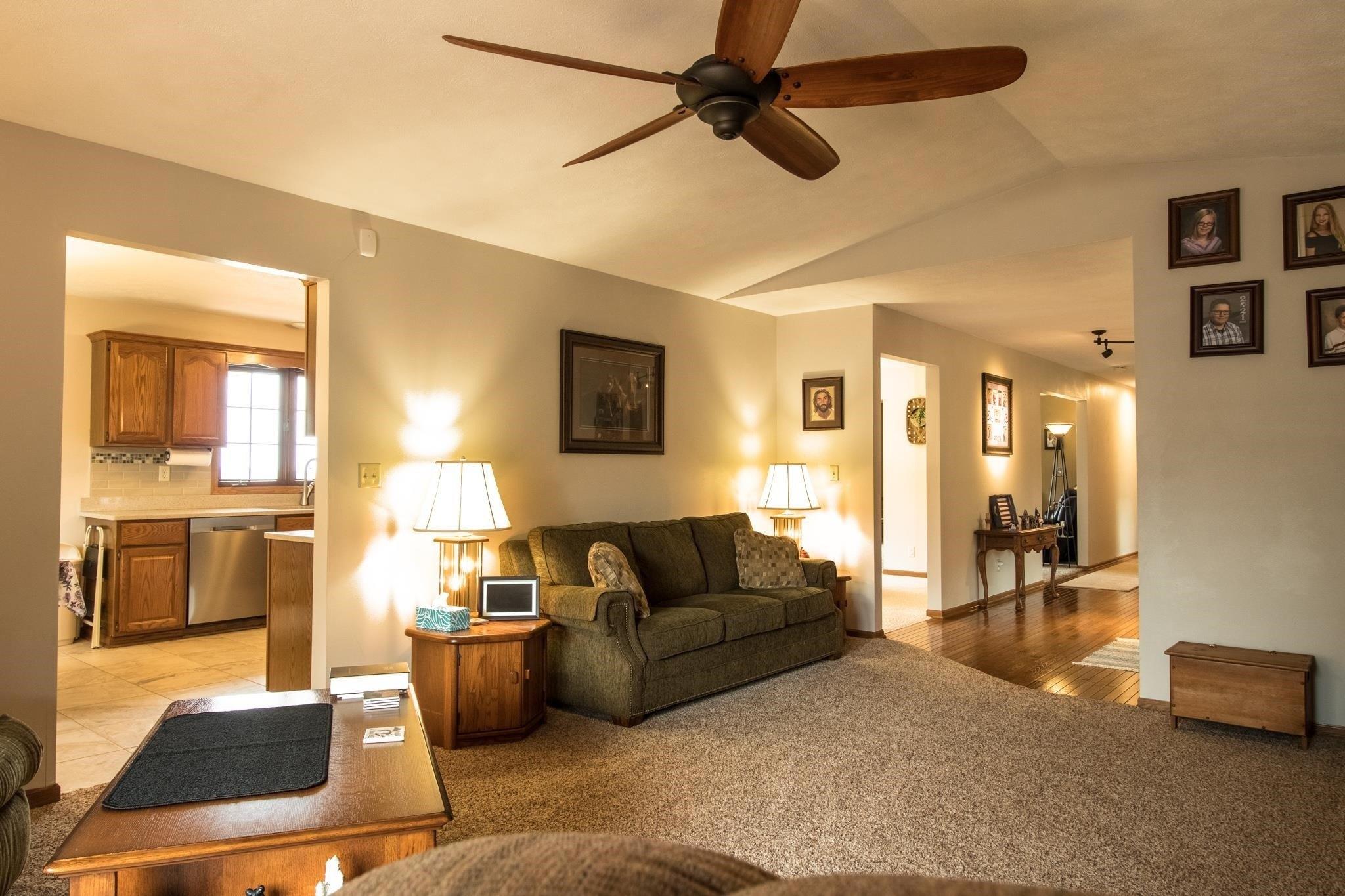 Ramblin Ridge Rd, Belvidere, IL 61008