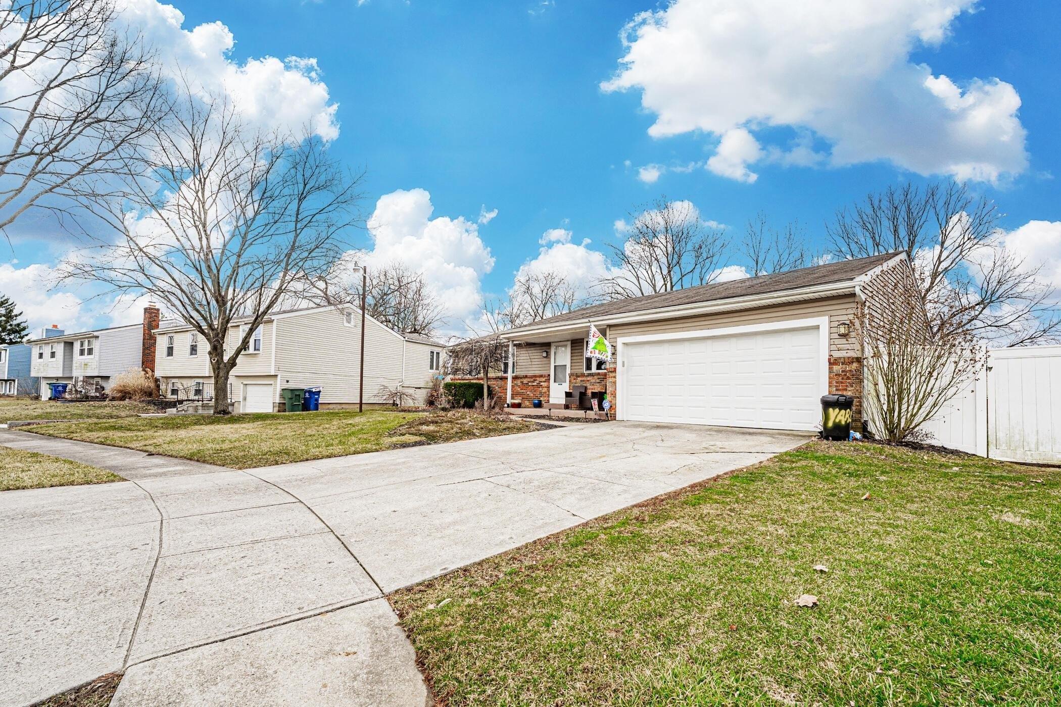 Opal Ct, Grove City, OH 43123