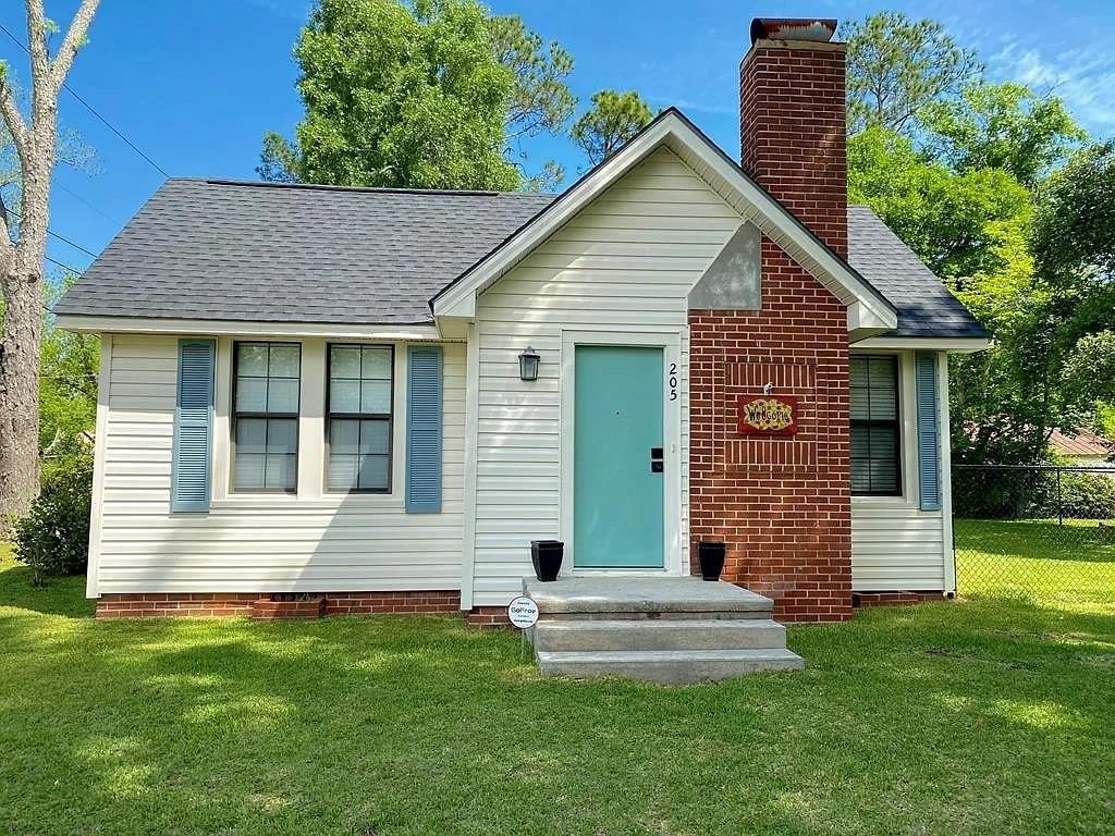 W 2nd St, Ocilla, GA 31774