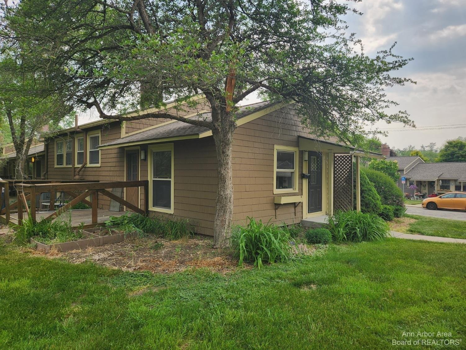 Whitewood St, Ann Arbor, MI 48104