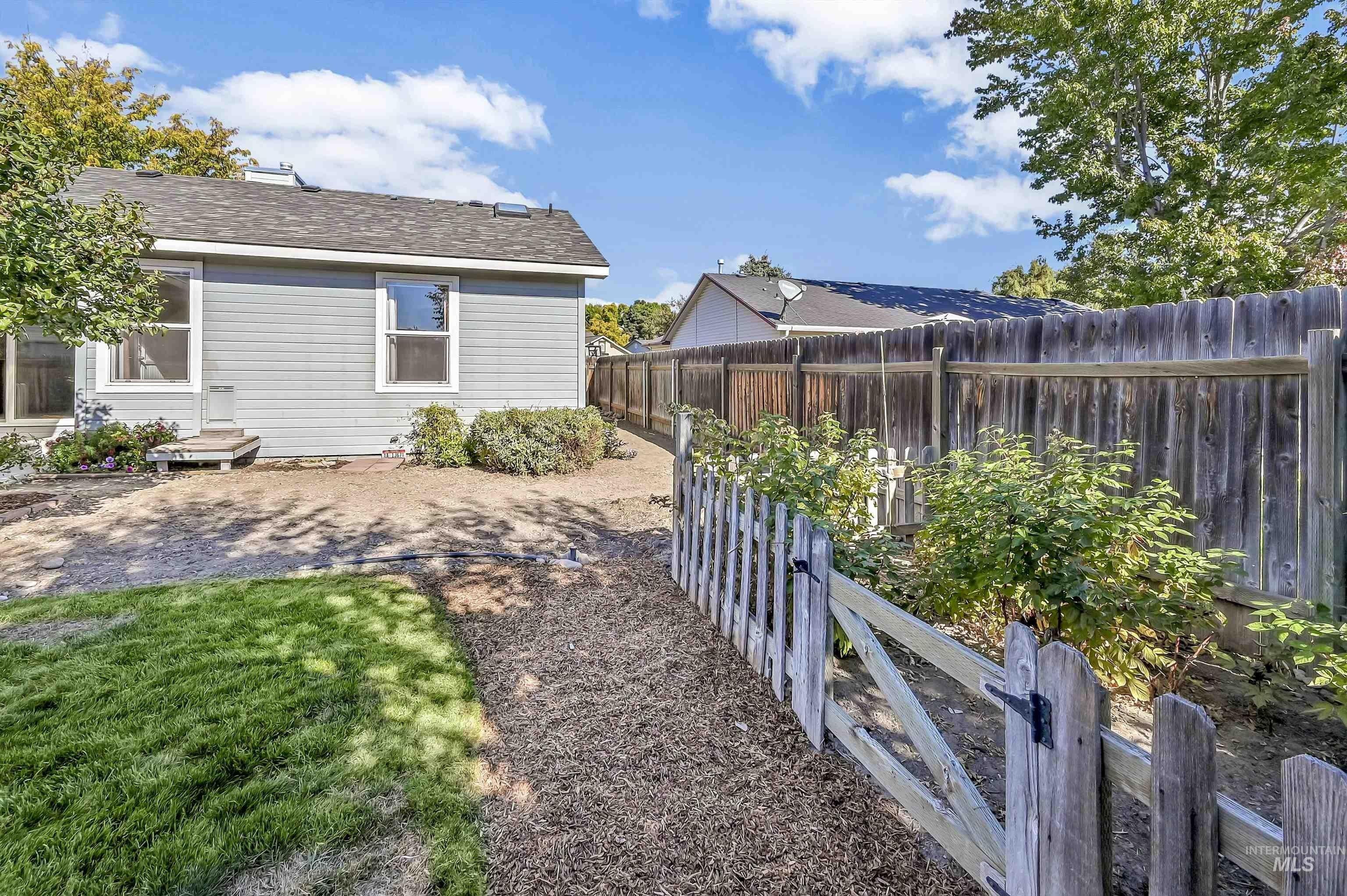 E Cembra St, Eagle, ID 83616