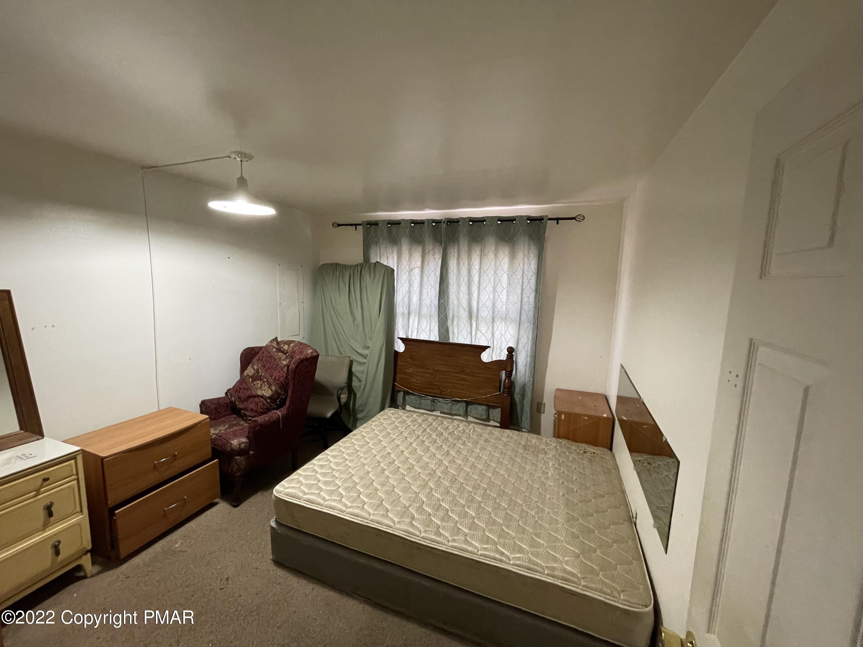 Deerwood Dr, Tobyhanna, PA 18466