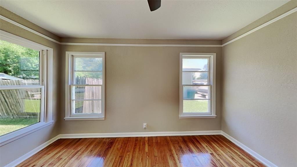 Palmer Dr, Haltom City, TX 76117