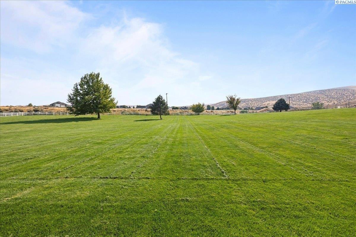 S Sunset Meadow Loop, Kennewick, WA 99338