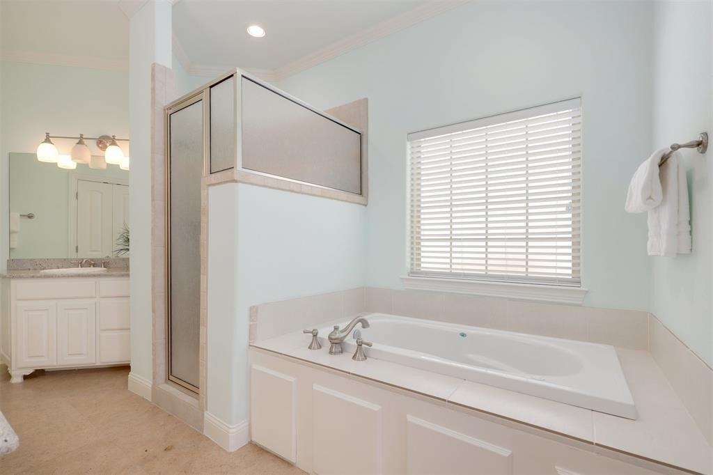 Medinah Dr, Fort Worth, TX 76132