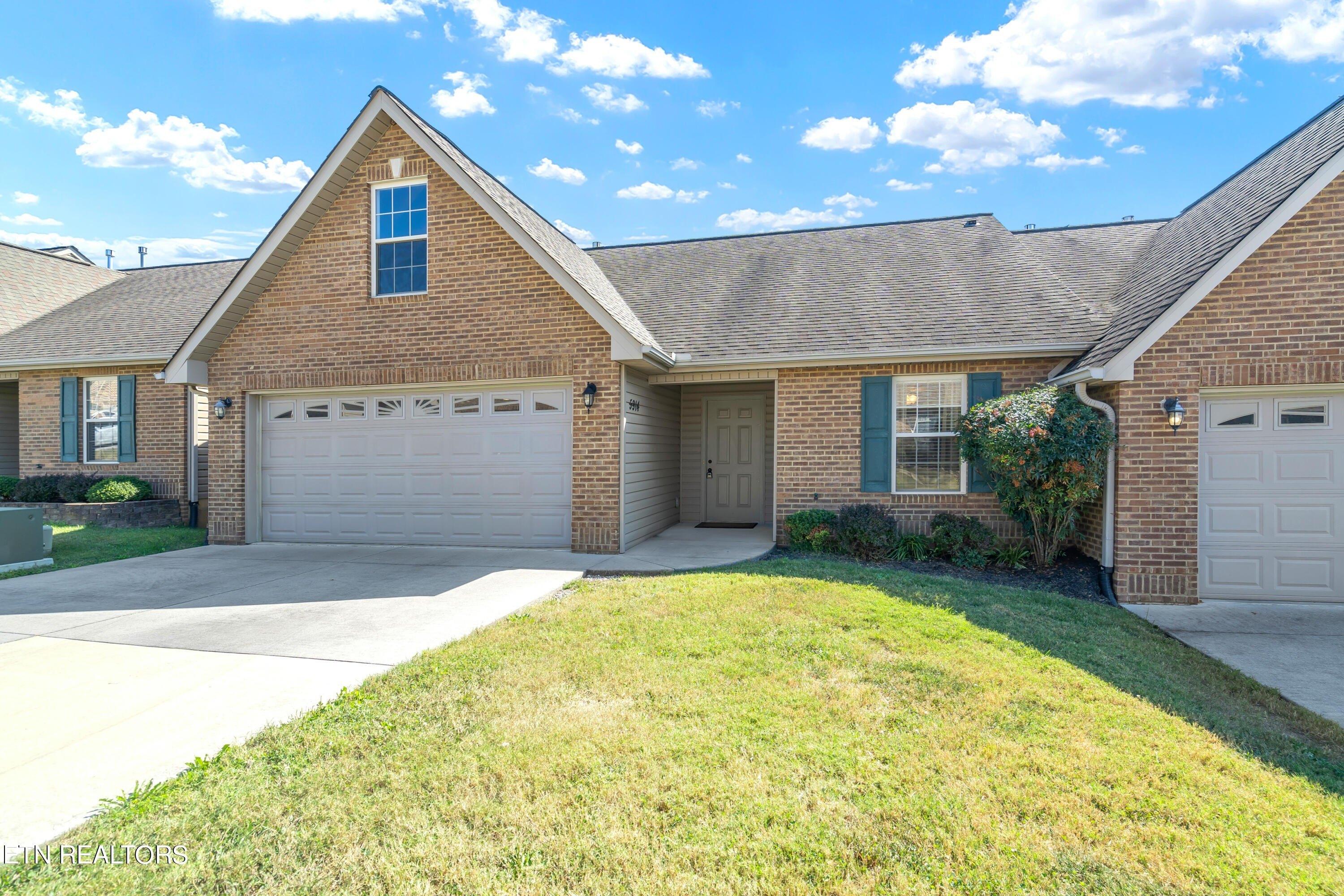 Pebble Run Way, Knoxville, TN 37918